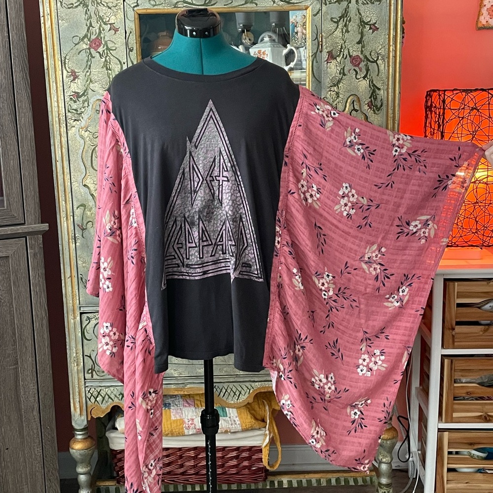 Def Leppard T-Shirt Poncho